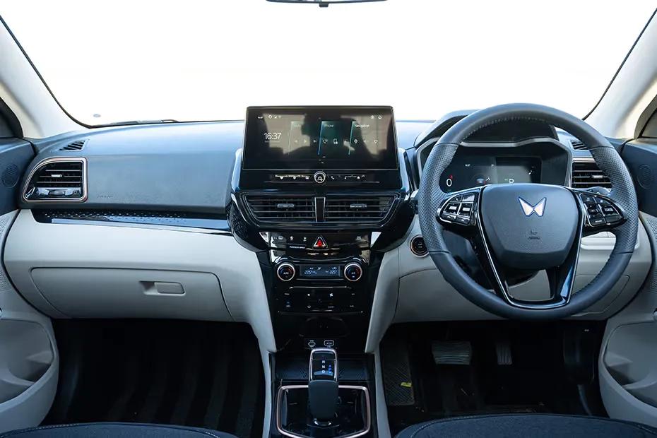 Xuv 3xo Ev Dual Tone Dashboard