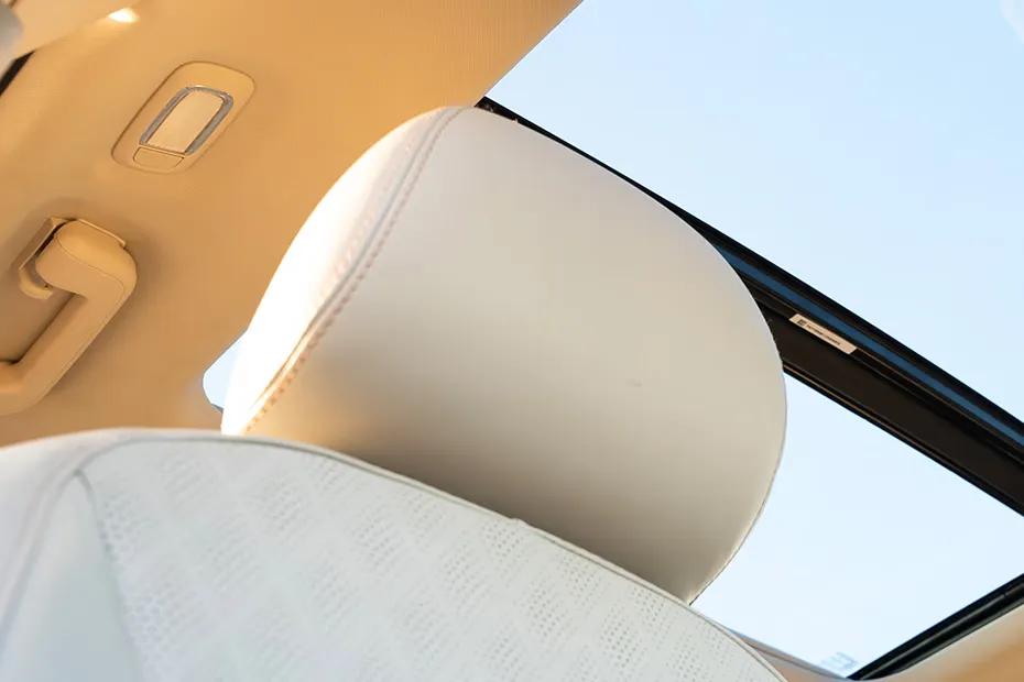 Xuv 3xo Ev Headrest