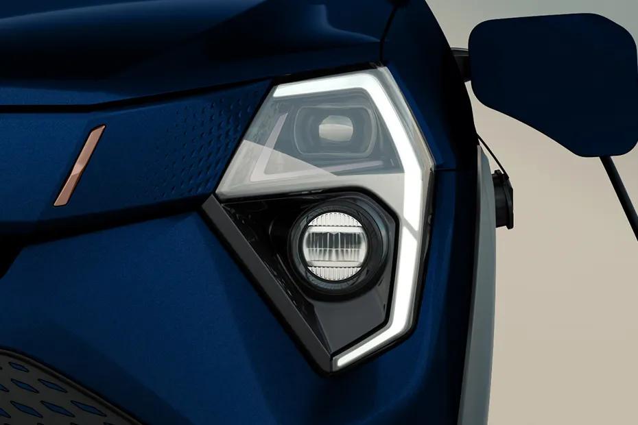 Xuv 3xo Ev Projector Headlight