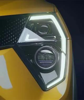 mahindra-xuv-3xo-headlight