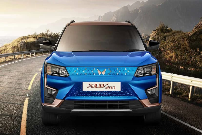 mahindra-xuv-400-ev-front-view