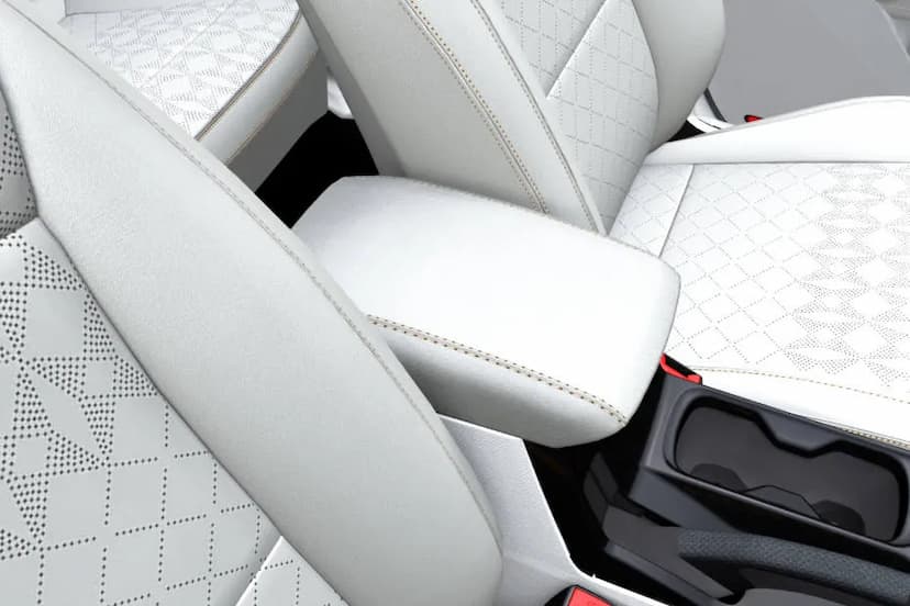 mahindra-xuv-400-ev-rear-arm-rest-close-view