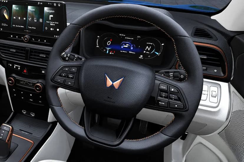 mahindra-xuv-400-ev-steering-wheel
