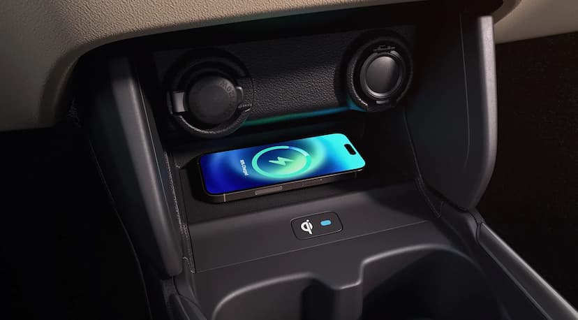 maruti-dzire-wireless-phone-charger