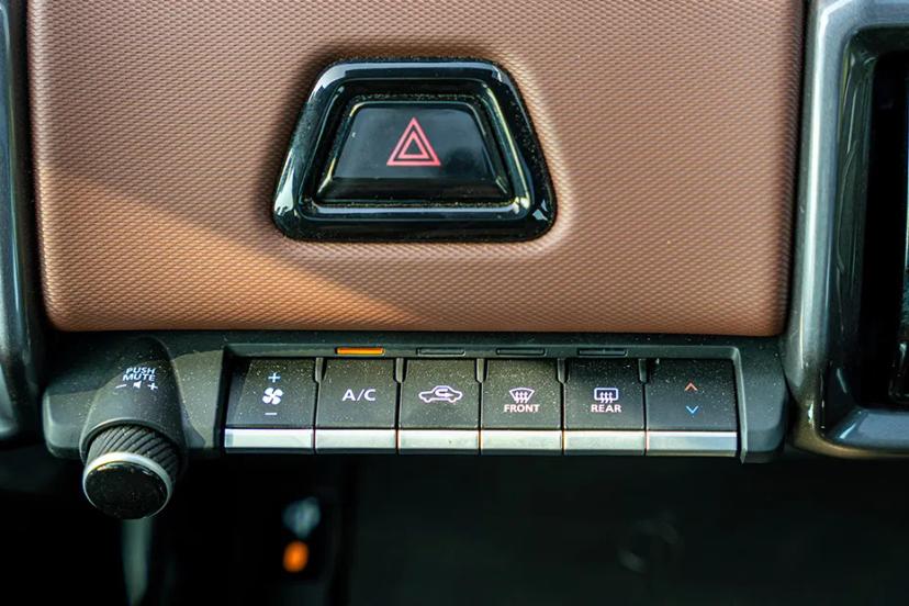 maruti-e-vitara-dashboard-controls