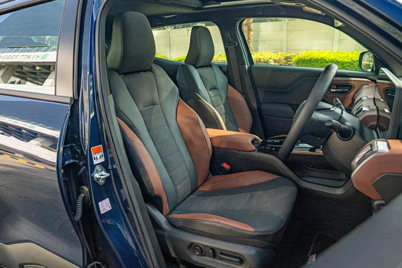 maruti-e-vitara-door-view-of-driver-seat