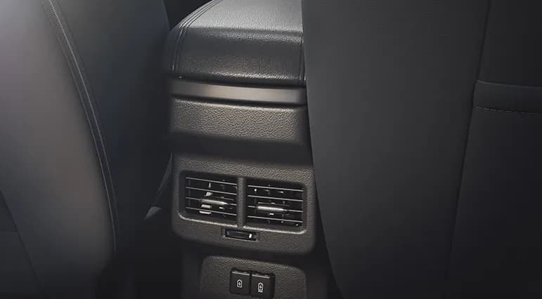 maruti-suzuki-brezza-rear-ac-vents