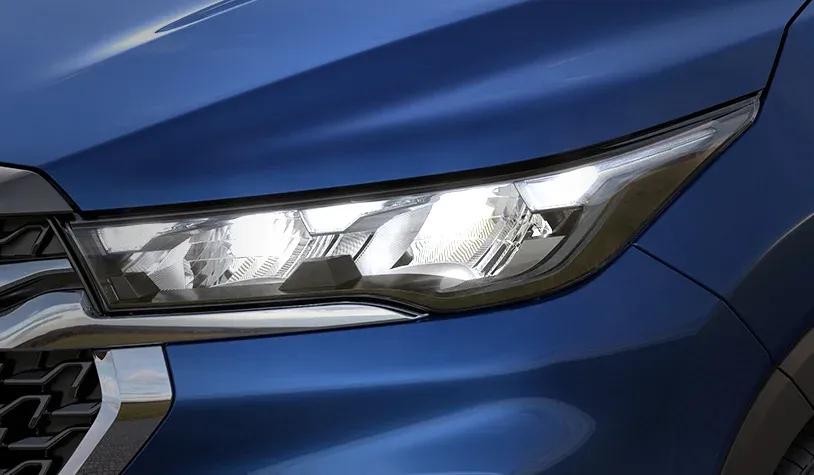maruti-suzuki-invicto-headlight