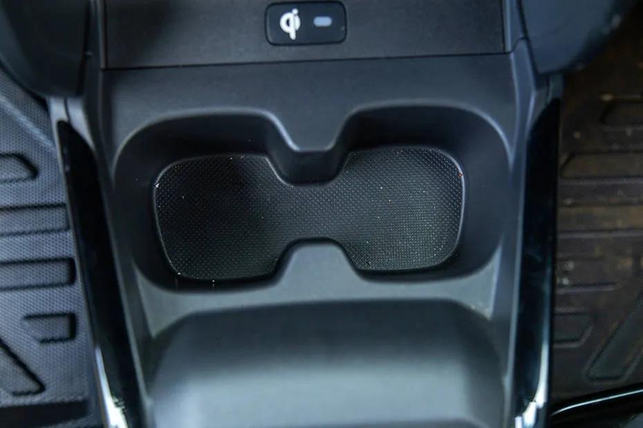 maruti-suzuki-swift-2024-cup-holder-side-view