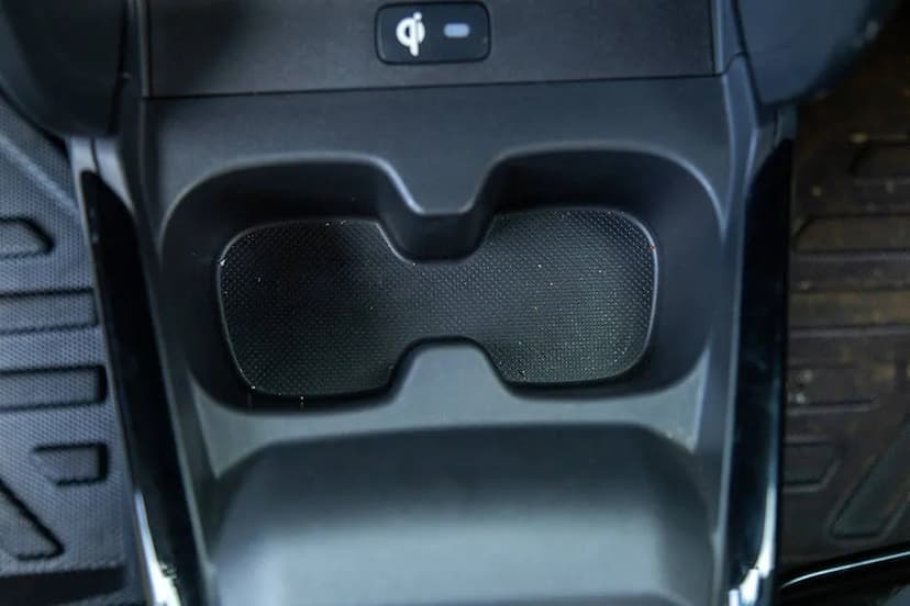 maruti-suzuki-swift-2024-cup-holder-side-view