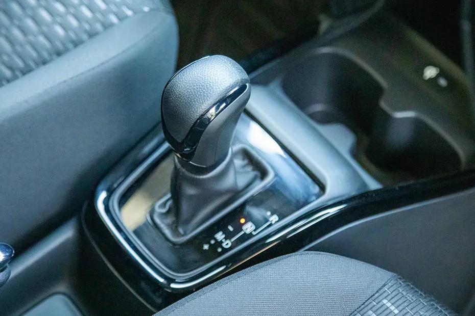 maruti-suzuki-swift-2024-gear-shifter