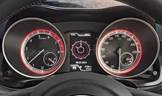 maruti-suzuki-swift-2024-instrument-console