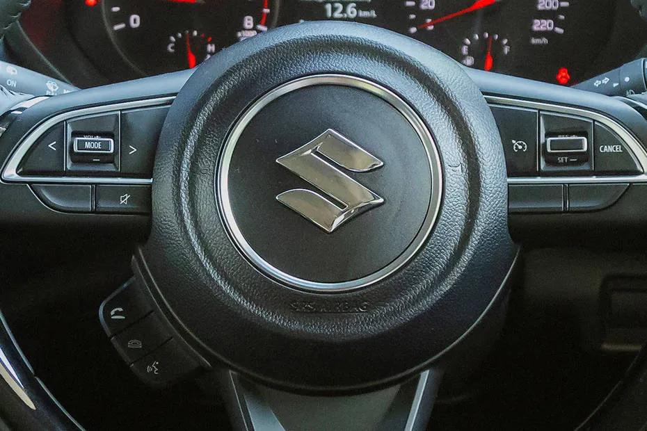 maruti-suzuki-swift-2024-roof-mounted-sunroof-control