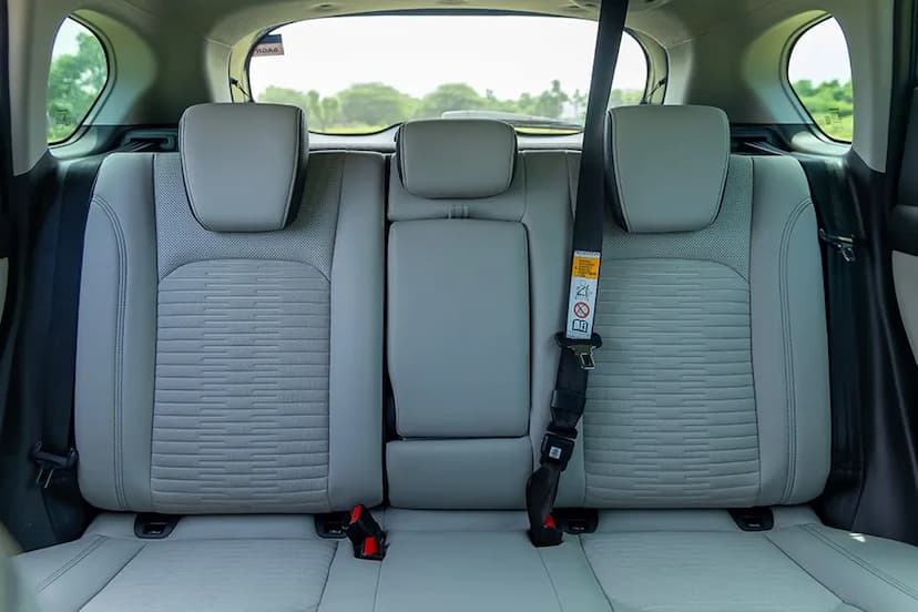 maruti-victoris-rear-seats