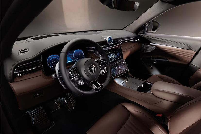 maserati-grecale-dashboard