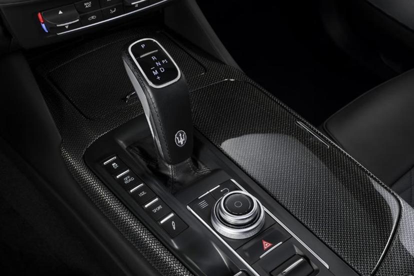maserati-levante-gear-shifter