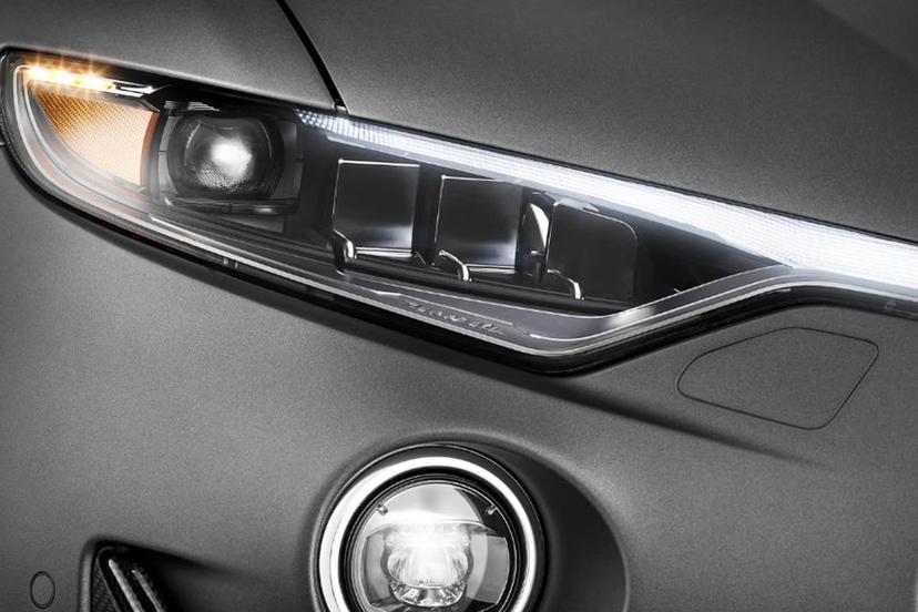 maserati-levante-headlight