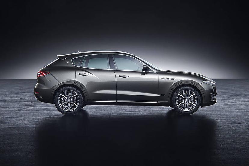 maserati-levante-right-view