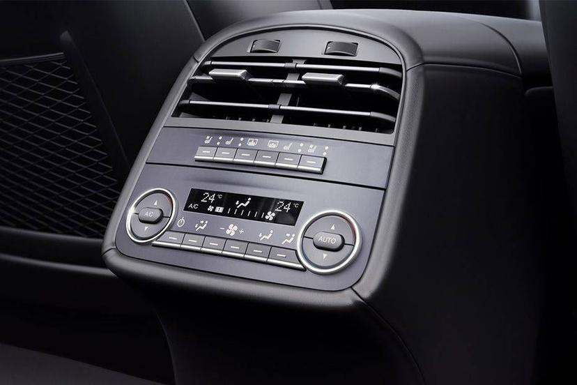 maserati-quattroporte-rear-ac-vents