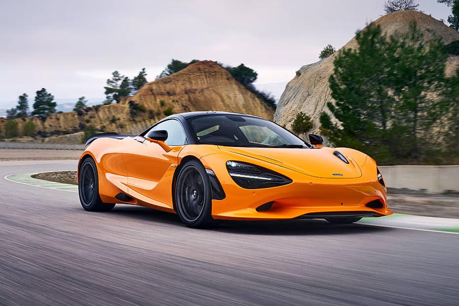 mclaren-750s-front-right-view
