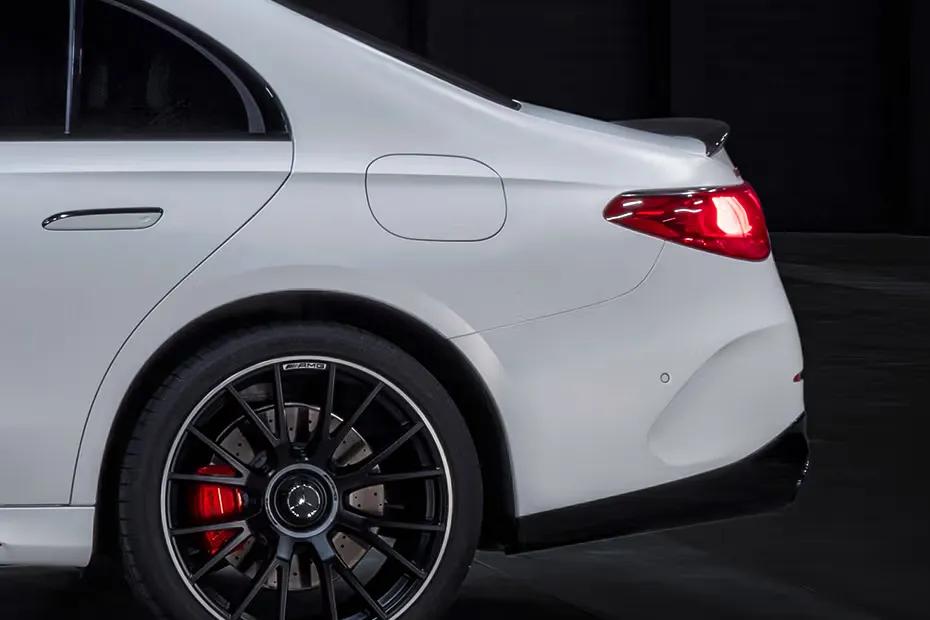 mercedes-benz-amg-e-53-rear-fender