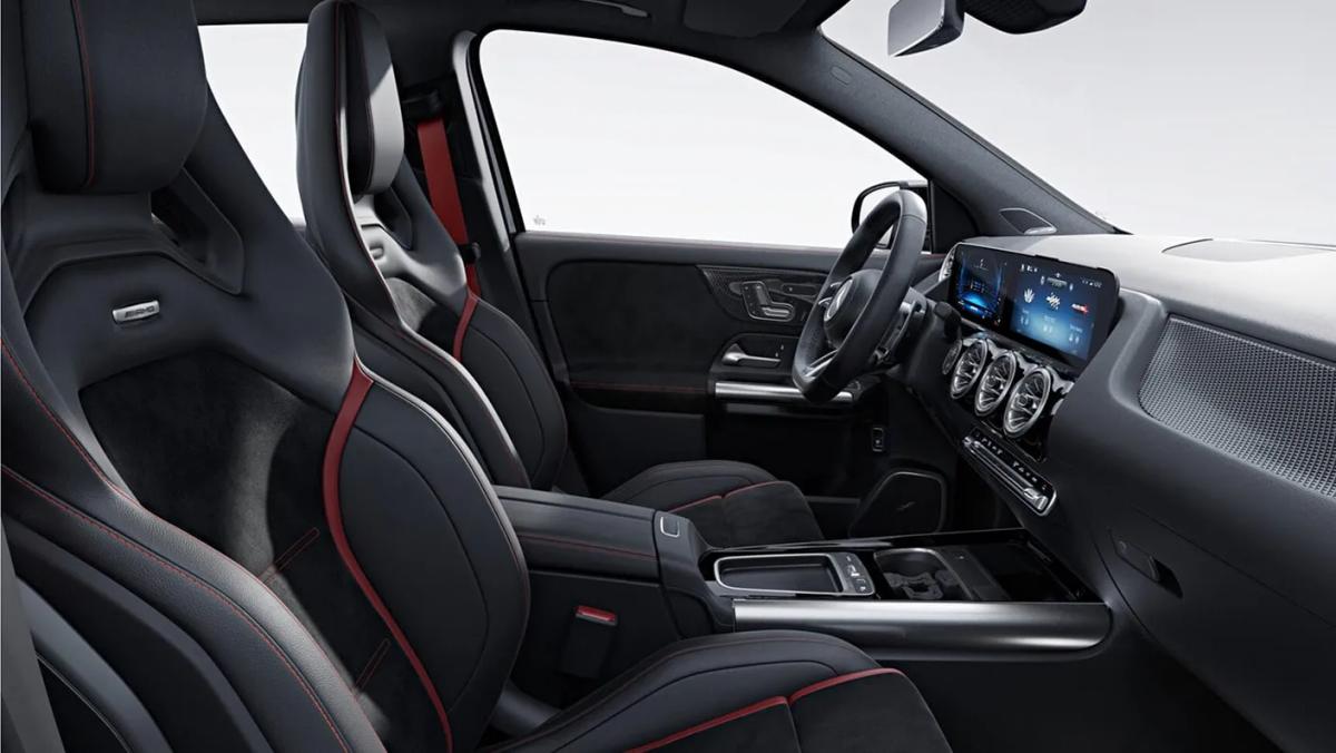 mercedes-benz-amg-gla-35-front-seats