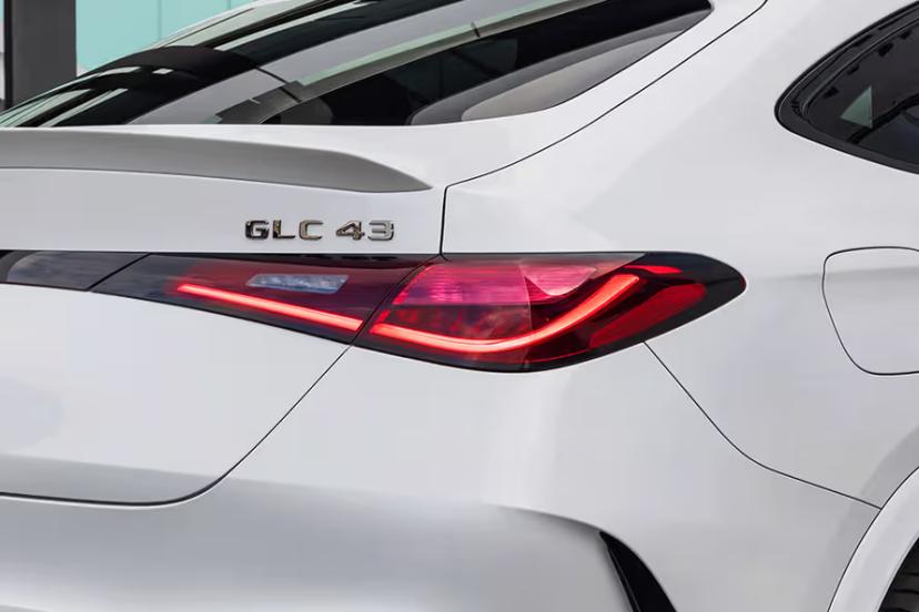 mercedes-benz-amg-glc-43-tail-light