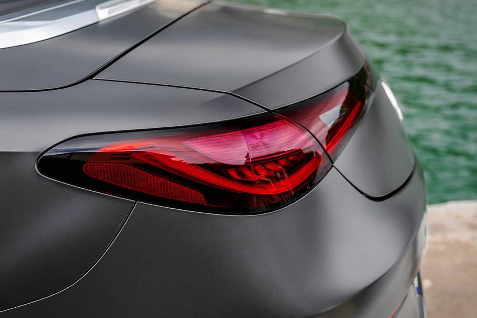 mercedes-benz-cle-cabriolet-tail-light