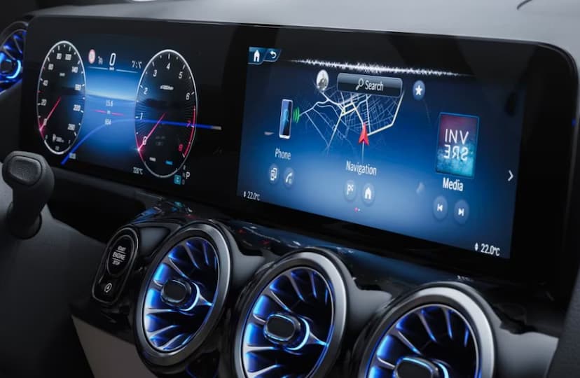mercedes-benz-gla-touch-screen