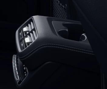 mercedes-benz-gls-rear-ac-vents