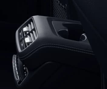 mercedes-benz-gls-rear-ac-vents