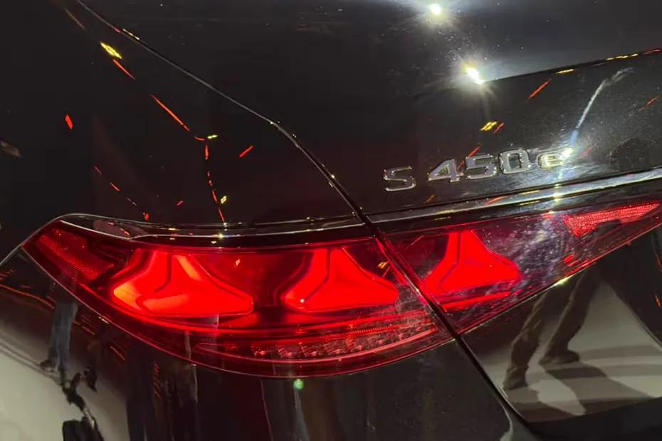 mercedes-benz-s-class-taillight