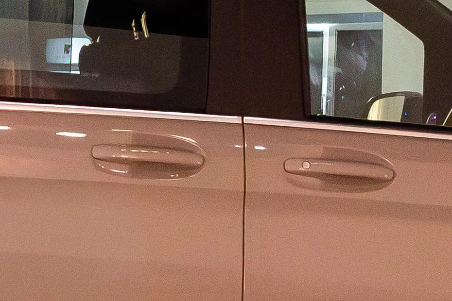 mercedes-benz-v-class-extra-lwb-door-handle