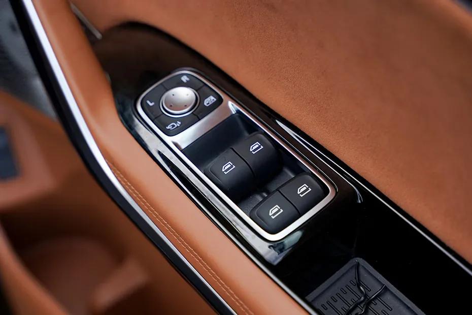 mg-m9-door-controls