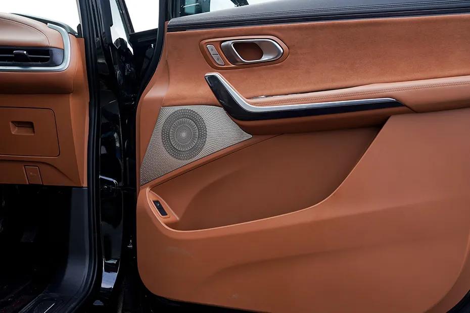 mg-m9-drivers-door