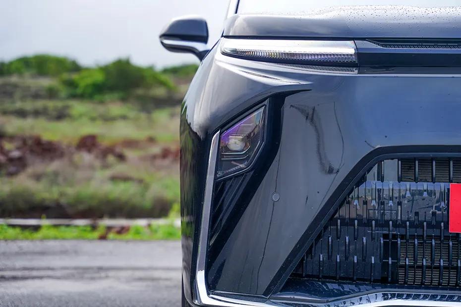 mg-m9-headlight