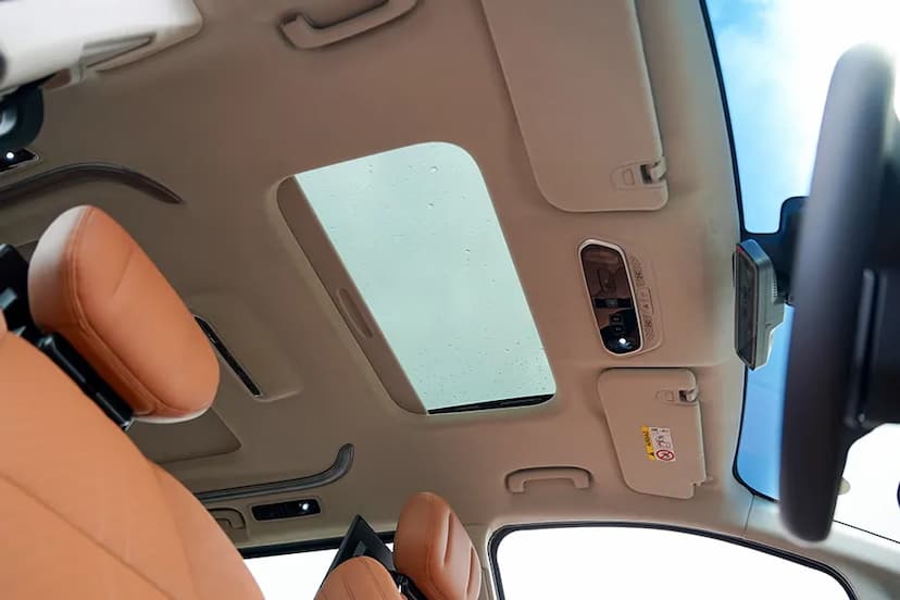 mg-m9-sunroof