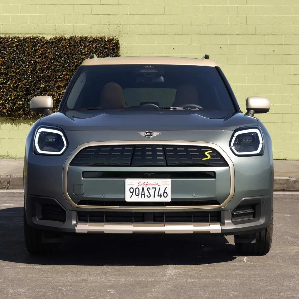mini-cooper-countryman-front-view