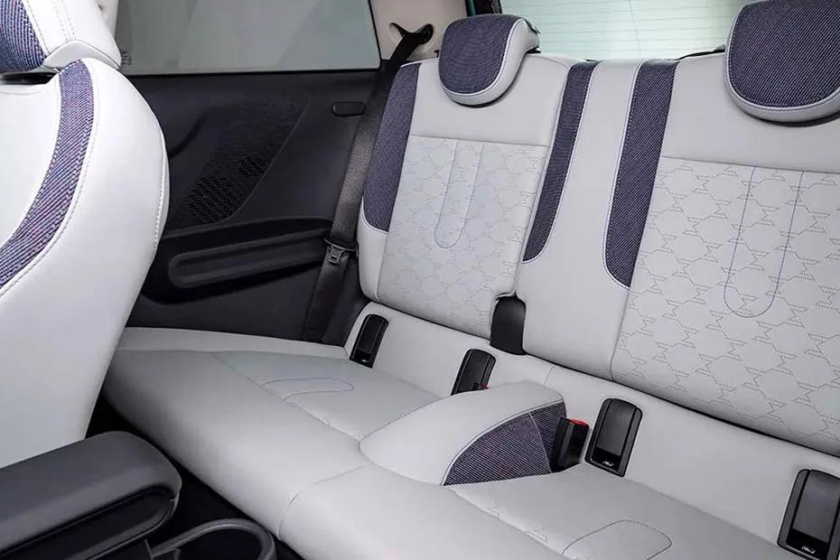 mini-cooper-s-rear-seats