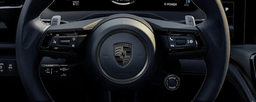 porsche-panamera-steering