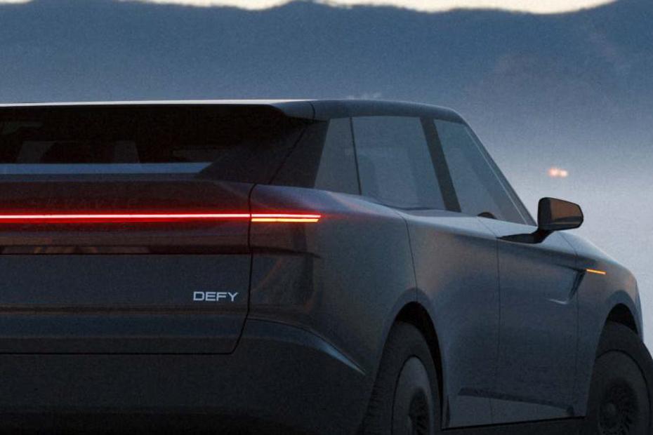 pravaig-defy-taillight