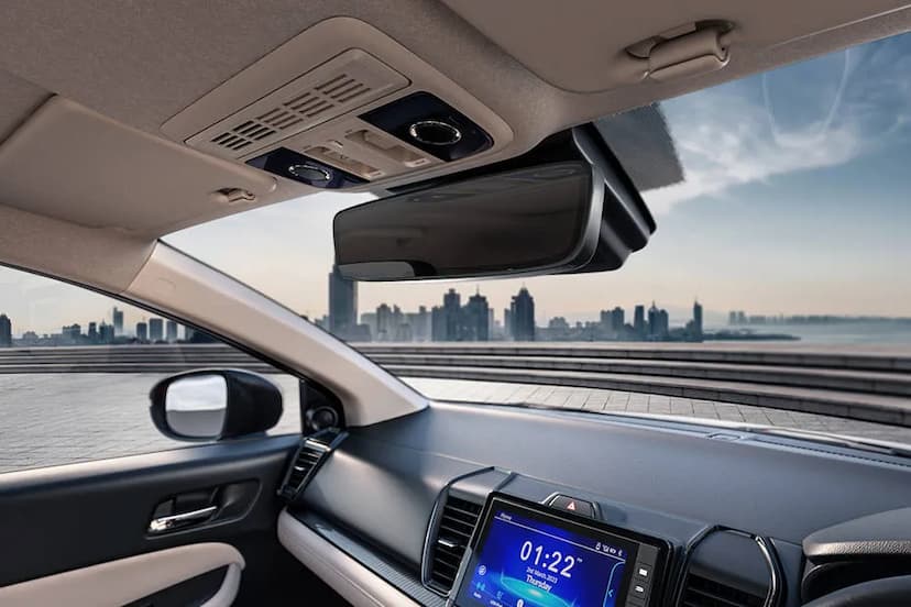 rear-view-mirror-courtesy-honda-city-hybrid-lamps