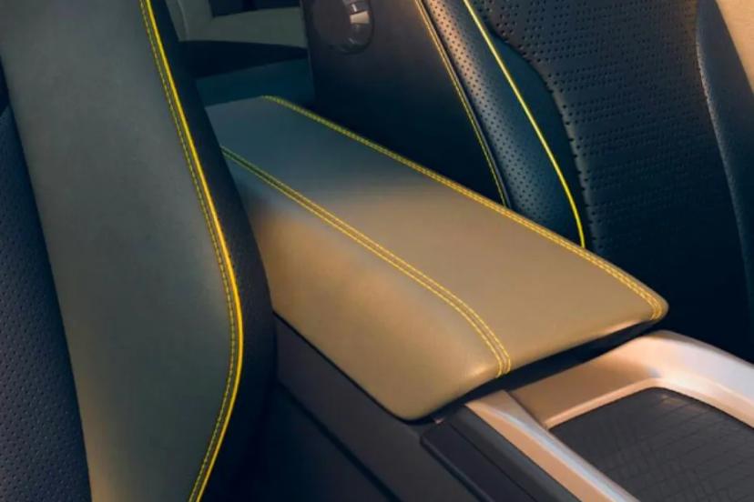 renault-duster-front-armrest