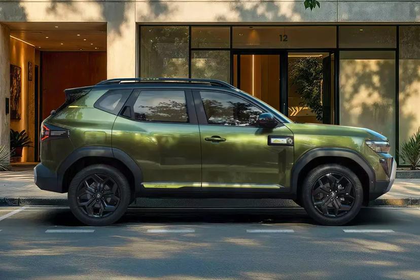 renault-duster-right-view