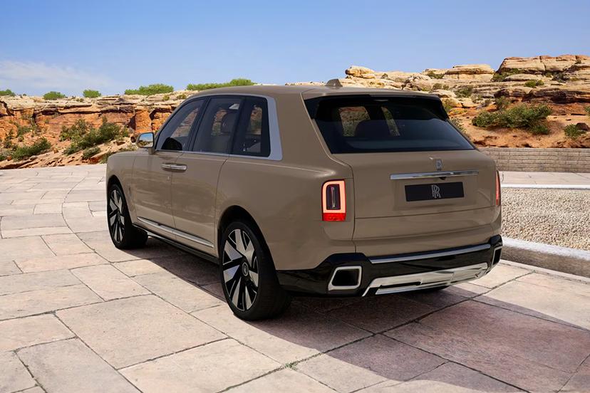 rolls-royce cullinan-rear-left