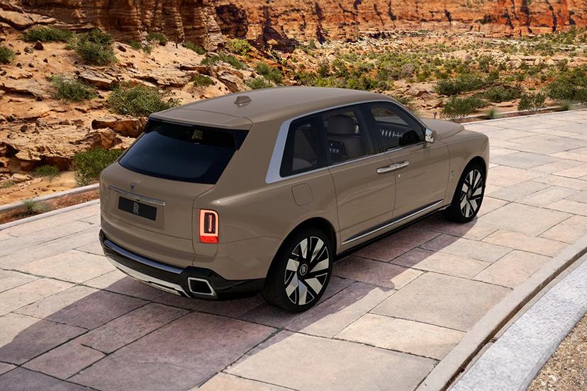 rolls-royce cullinan-rear-right-view