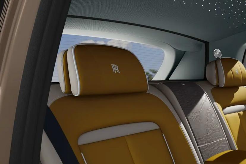 rolls-royce cullinan-seat-headrest