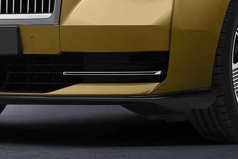 rolls-royce-spectre-front-fog-lamp