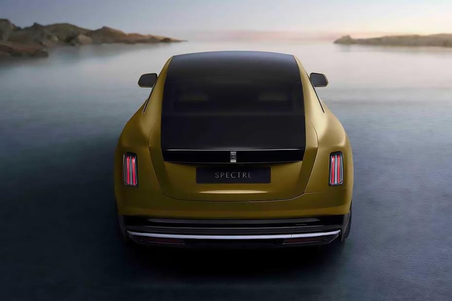 rolls-royce-spectre-rear-view