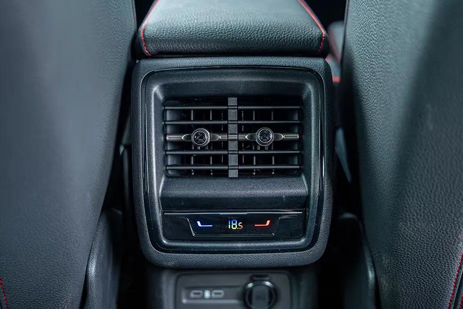 skoda-kodiaq-rs-floor-mounted-rear-ac-vents